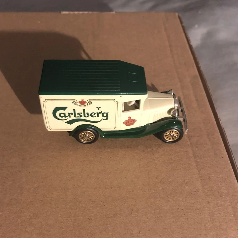 Green & Cream Vintage Style Toy Delivery Van